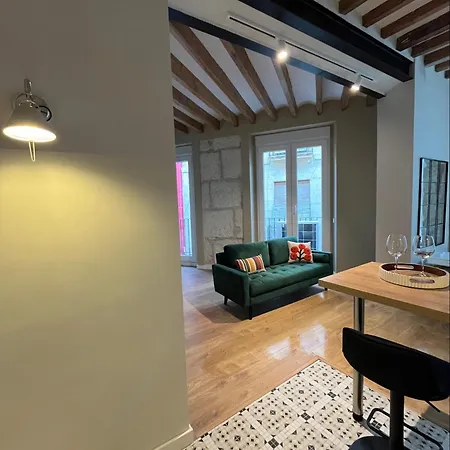 Charm And Modernity In Appartement *